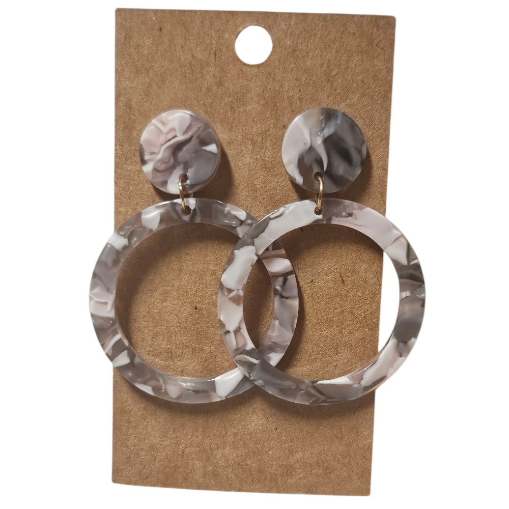 Marbled Acrylic Circle Drop Earrings – Gray & White Statement Hoops